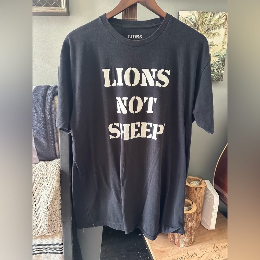 LIONS NOT SHEEP OG Black Graphic Tee - Picture 2 of 4